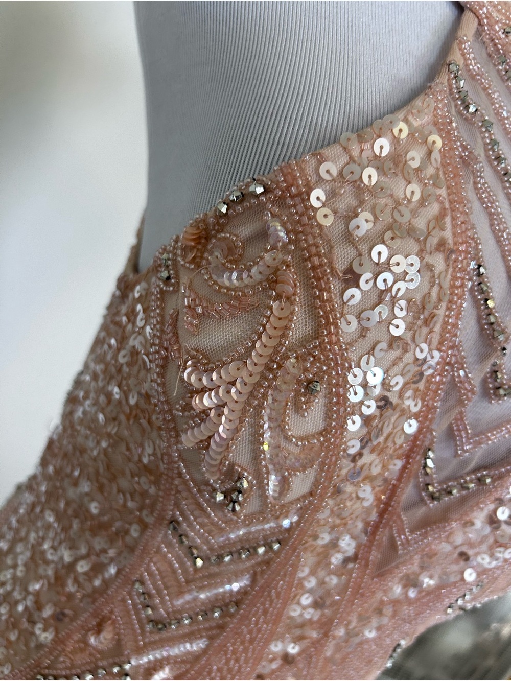 Camille La Vie Champagne Pink Sequin Beaded Formal Maxi Gown Size 4 - Picture 7 of 9